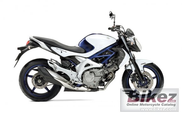 2011 Suzuki Gladius 400 photo